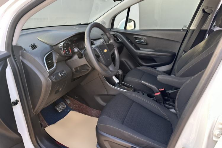 Used Chevrolet Trax 2018 330T Automatic Two-Wheel Drive Elite Model Interior 1