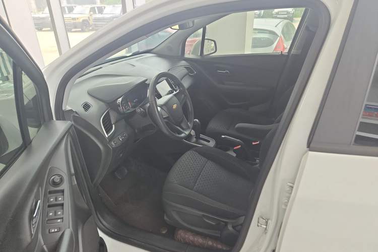 Used Chevrolet Trax 2018 330T Automatic Two-Wheel Drive Elite Model Interior 1