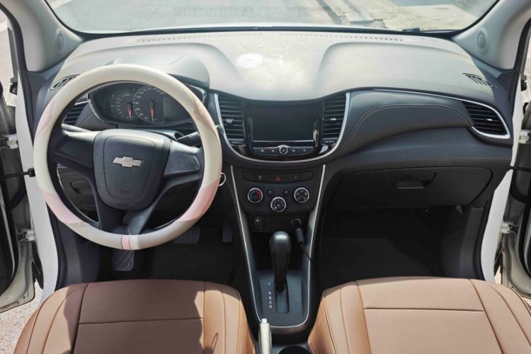 Used Chevrolet Trax 2018 330T Automatic Two-Wheel Drive Elite Model Interior 2