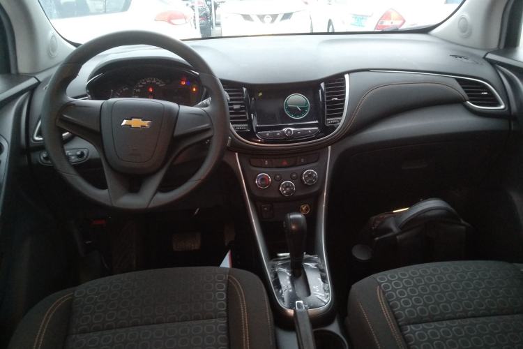 Used Chevrolet Trax 2018 330T Automatic Two-Wheel Drive Elite Model Interior 2