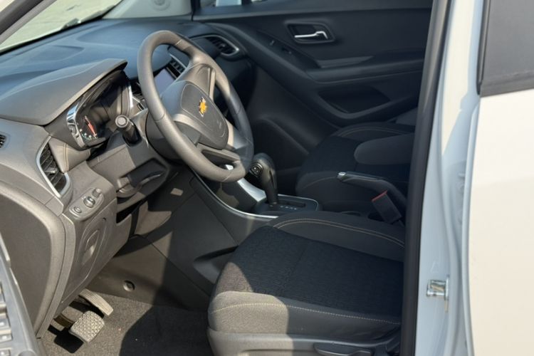 Used Chevrolet Trax 2018 330T Automatic Two-Wheel Drive Elite Model Interior 3