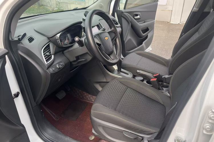 Used Chevrolet Trax 2018 330T Automatic Two-Wheel Drive Elite Model Interior 3
