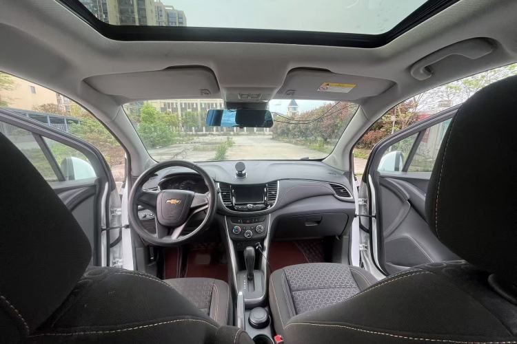 Used Chevrolet Trax 2018 330T Automatic Two-Wheel Drive Elite Model Interior 4