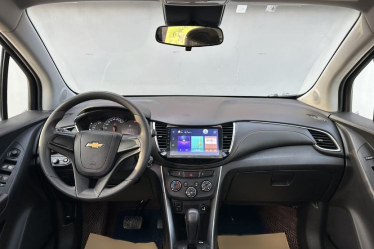 Used Chevrolet Trax 2018 330T Automatic Two-Wheel Drive Elite Model Interior 4