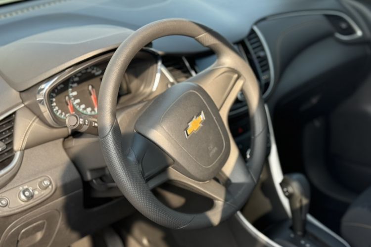 Used Chevrolet Trax 2018 330T Automatic Two-Wheel Drive Elite Model Interior 7