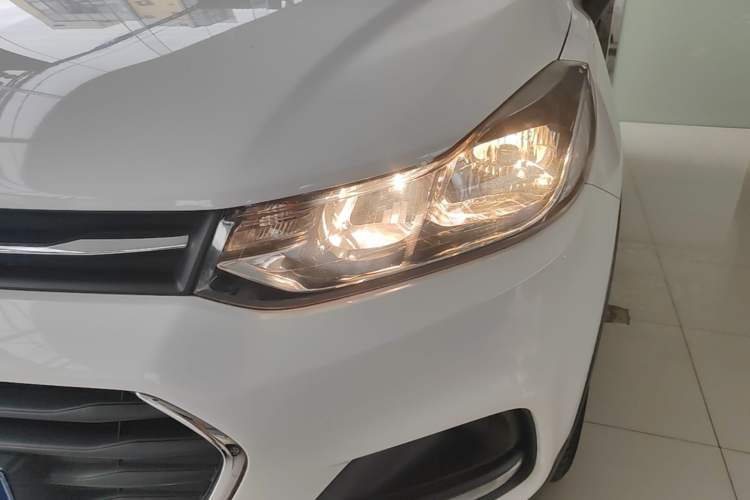 Used Chevrolet Trax 2018 330T Automatic Two-Wheel Drive Elite Model Left Front Headlight