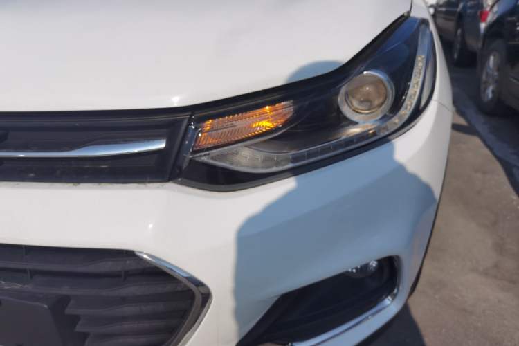 Used Chevrolet Trax 2018 330T Automatic Two-Wheel Drive Luxury Model Left Front Headlight