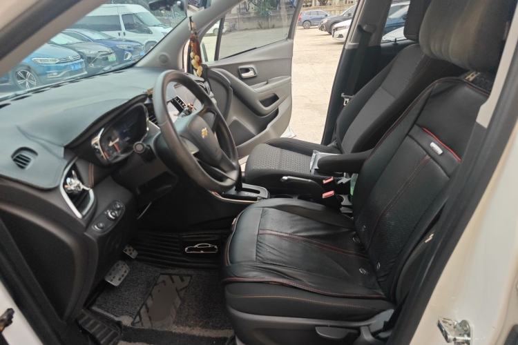 Used Chevrolet Trax 2018 330T Automatic Two-Wheel Drive Elite Model Left Front Seat