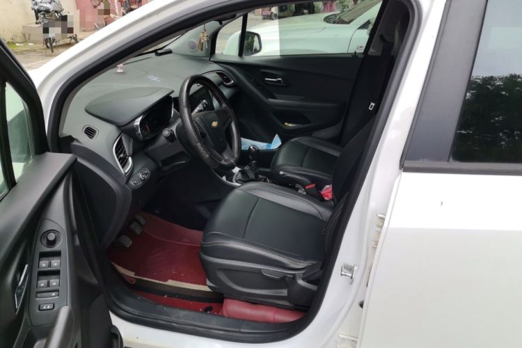 Used Chevrolet Trax 2018 330T Manual Transmission Two-Wheel Drive Comfort Version Left Front Seat