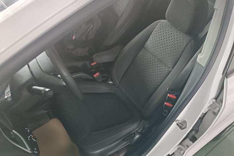 Used Chevrolet Trax 2018 330T Automatic Two-Wheel Drive Elite Model Left Front Seat