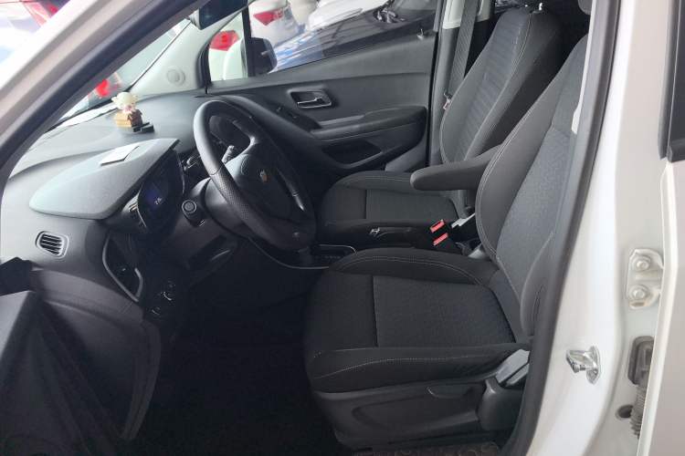 Used Chevrolet Trax 2018 330T Automatic Two-Wheel Drive Elite Model Left Front Seat