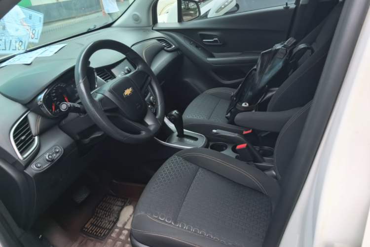 Used Chevrolet Trax 2018 330T Automatic Two-Wheel Drive Elite Model Left Front Seat