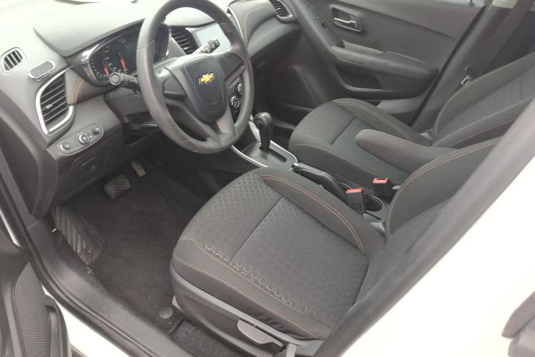 Used Chevrolet Trax 2018 330T Automatic Two-Wheel Drive Elite Model Left Front Seat