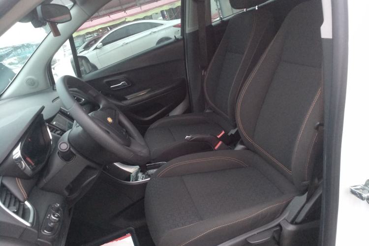 Used Chevrolet Trax 2018 330T Automatic Two-Wheel Drive Elite Model Left Front Seat