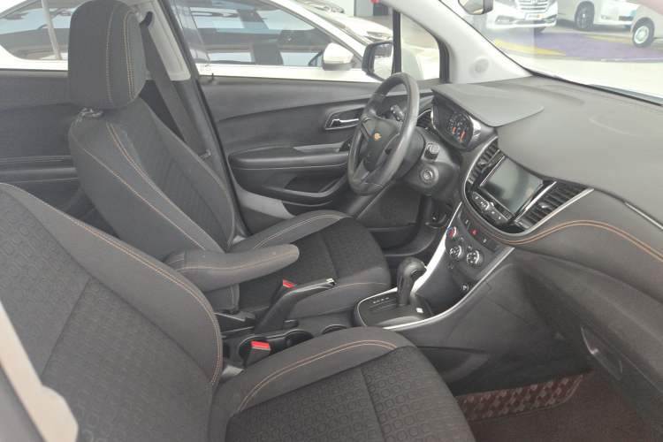 Used Chevrolet Trax 2018 330T Automatic Two-Wheel Drive Elite Model Left Front Seat
