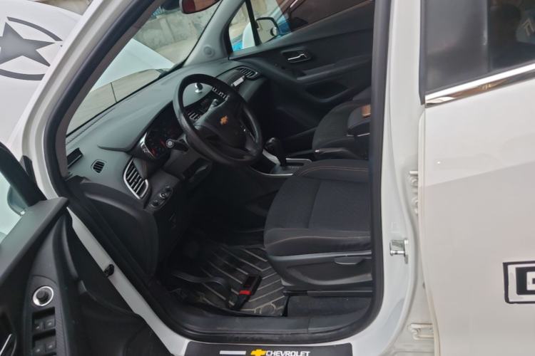 Used Chevrolet Trax 2018 330T Automatic Two-Wheel Drive Elite Model Left Front Seat