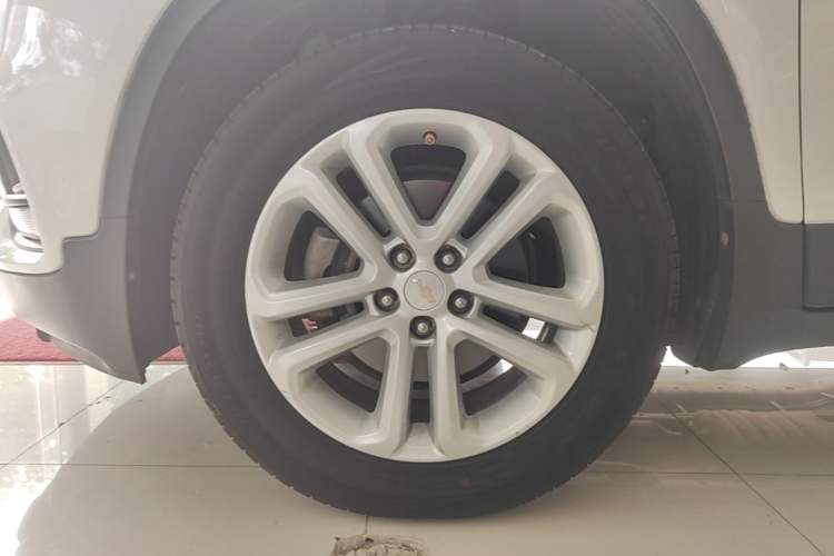 Used Chevrolet Trax 2018 330T Automatic Two-Wheel Drive Elite Model Left Front Wheel Hub