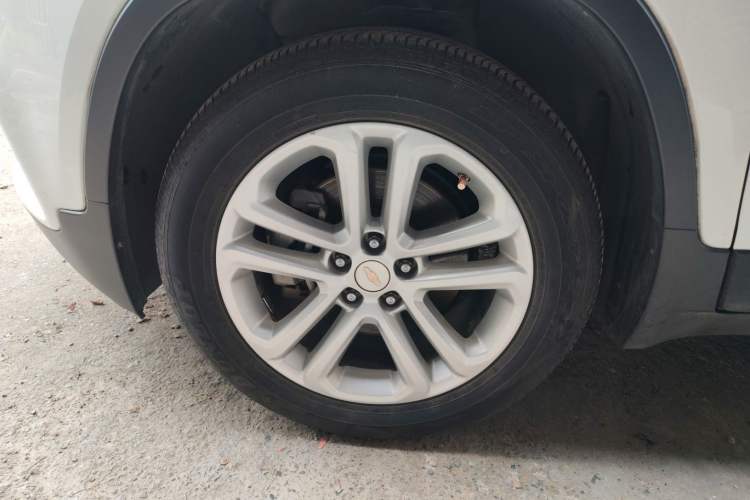 Used Chevrolet Trax 2018 330T Automatic Two-Wheel Drive Elite Model Left Front Wheel Hub