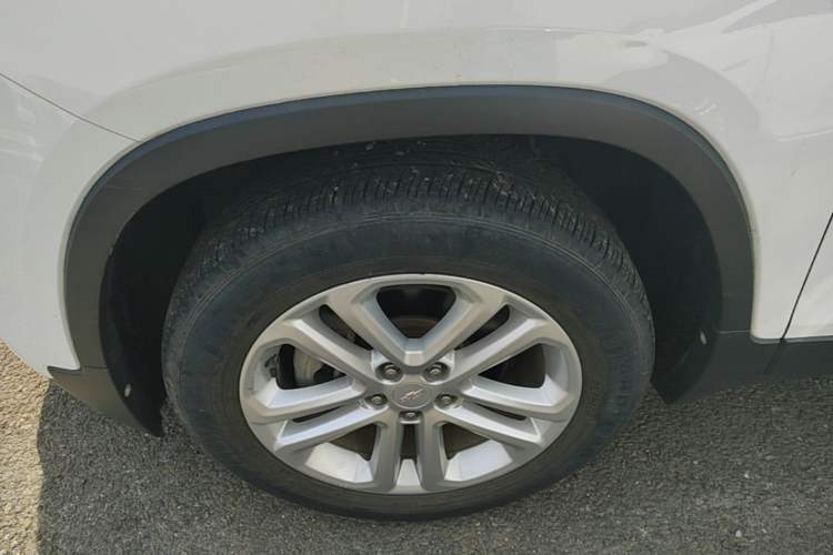 Used Chevrolet Trax 2018 330T Automatic Two-Wheel Drive Elite Model Left Front Wheel Hub
