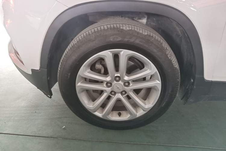 Used Chevrolet Trax 2018 330T Automatic Two-Wheel Drive Elite Model Left Front Wheel Hub