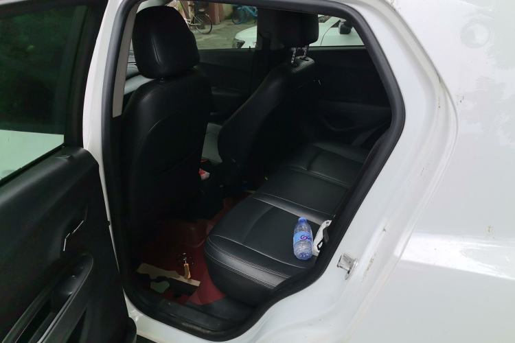 Used Chevrolet Trax 2018 330T Manual Transmission Two-Wheel Drive Comfort Version Left Rear Seat