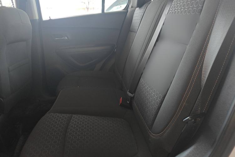 Used Chevrolet Trax 2018 330T Manual Transmission Two-Wheel Drive Comfort Version Left Rear Seat