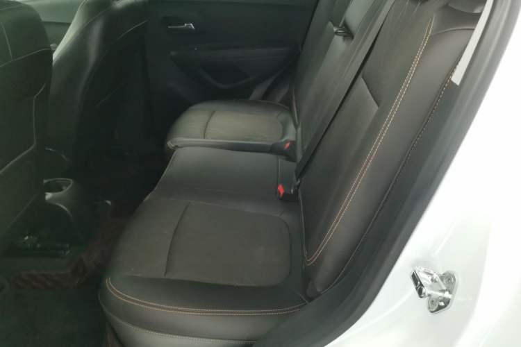 Used Chevrolet Trax 2018 330T Automatic Two-Wheel Drive Luxury Model Left Rear Seat