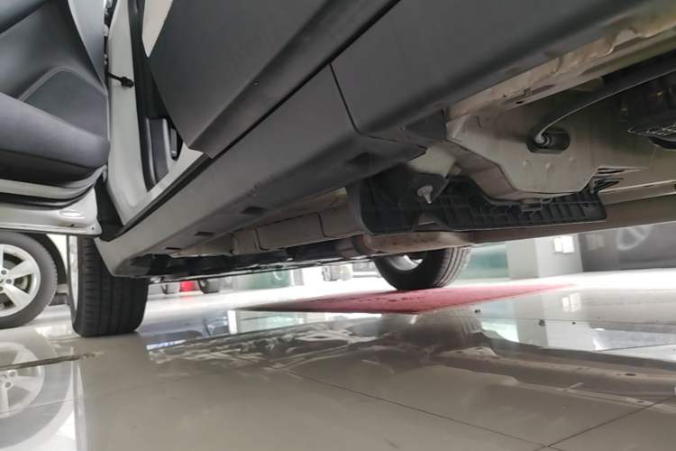 Used Chevrolet Trax 2018 330T Automatic Two-Wheel Drive Elite Model Left Side Sill