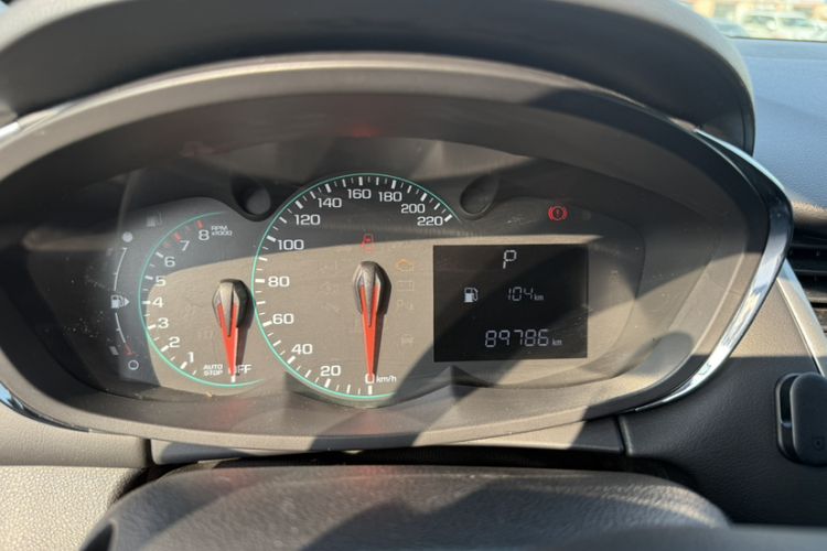 Used Chevrolet Trax 2018 330T Automatic Two-Wheel Drive Elite Model Odometer Close Up