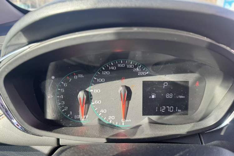 Used Chevrolet Trax 2018 330T Automatic Two-Wheel Drive Elite Model Odometer Close Up