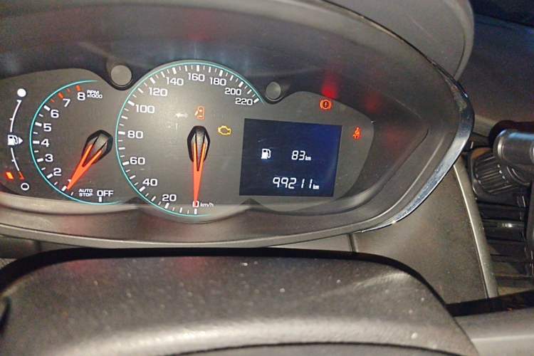Used Chevrolet Trax 2018 330T Manual Transmission Two-Wheel Drive Comfort Version Odometer Close Up