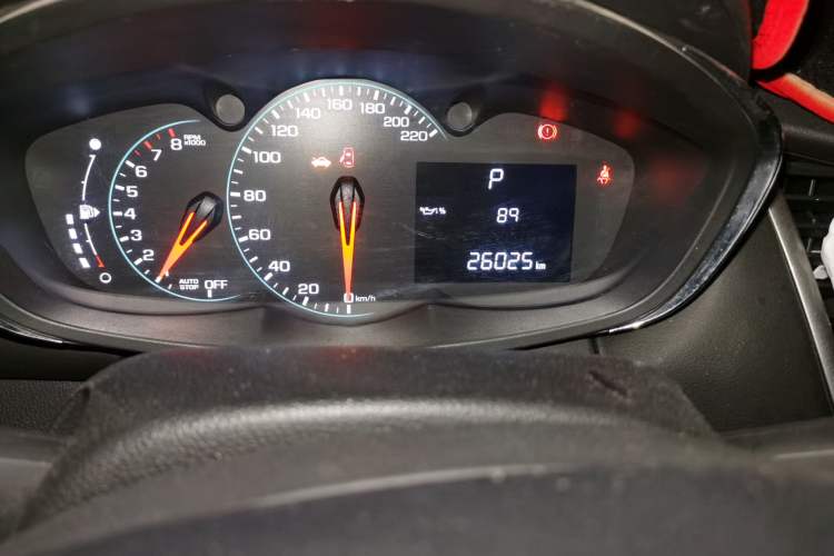 Used Chevrolet Trax 2018 330T Automatic Two-Wheel Drive Elite Model Odometer Close Up