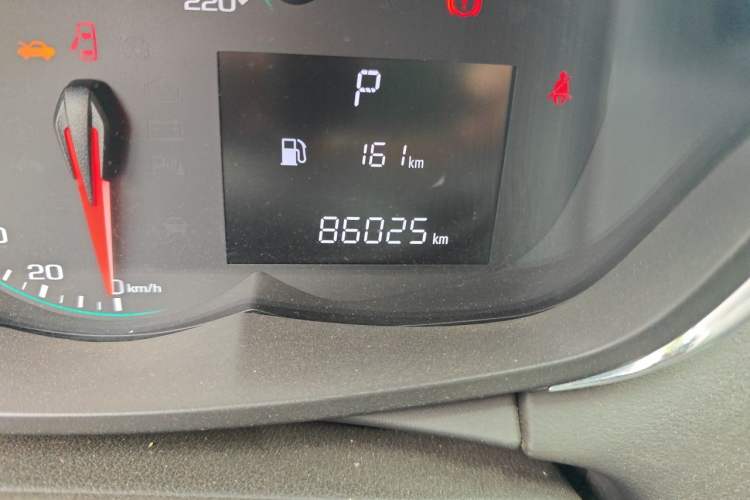 Used Chevrolet Trax 2018 330T Automatic Two-Wheel Drive Elite Model Odometer Close Up