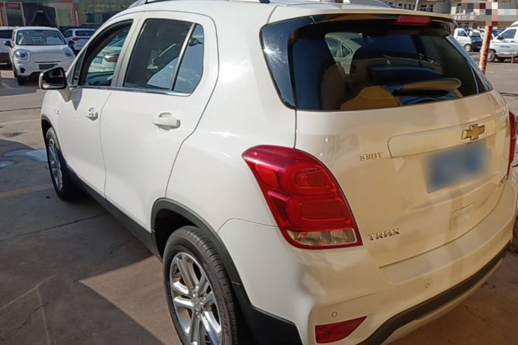 Used Chevrolet Trax 2018 330T Automatic Two-Wheel Drive Luxury Model Rear Left 45 Deg