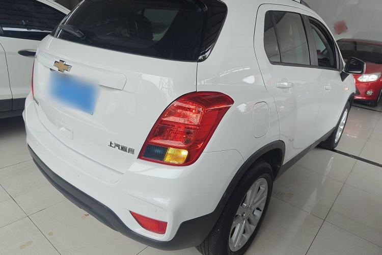 Used Chevrolet Trax 2018 330T Manual Transmission Two-Wheel Drive Comfort Version Rear Right 45 Deg