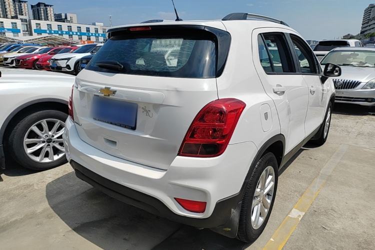 Used Chevrolet Trax 2018 330T Manual Transmission Two-Wheel Drive Comfort Version Rear Right 45 Deg