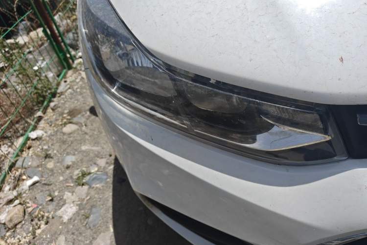 Used Chevrolet Trax 2018 330T Automatic Two-Wheel Drive Elite Model Right Front Headlight