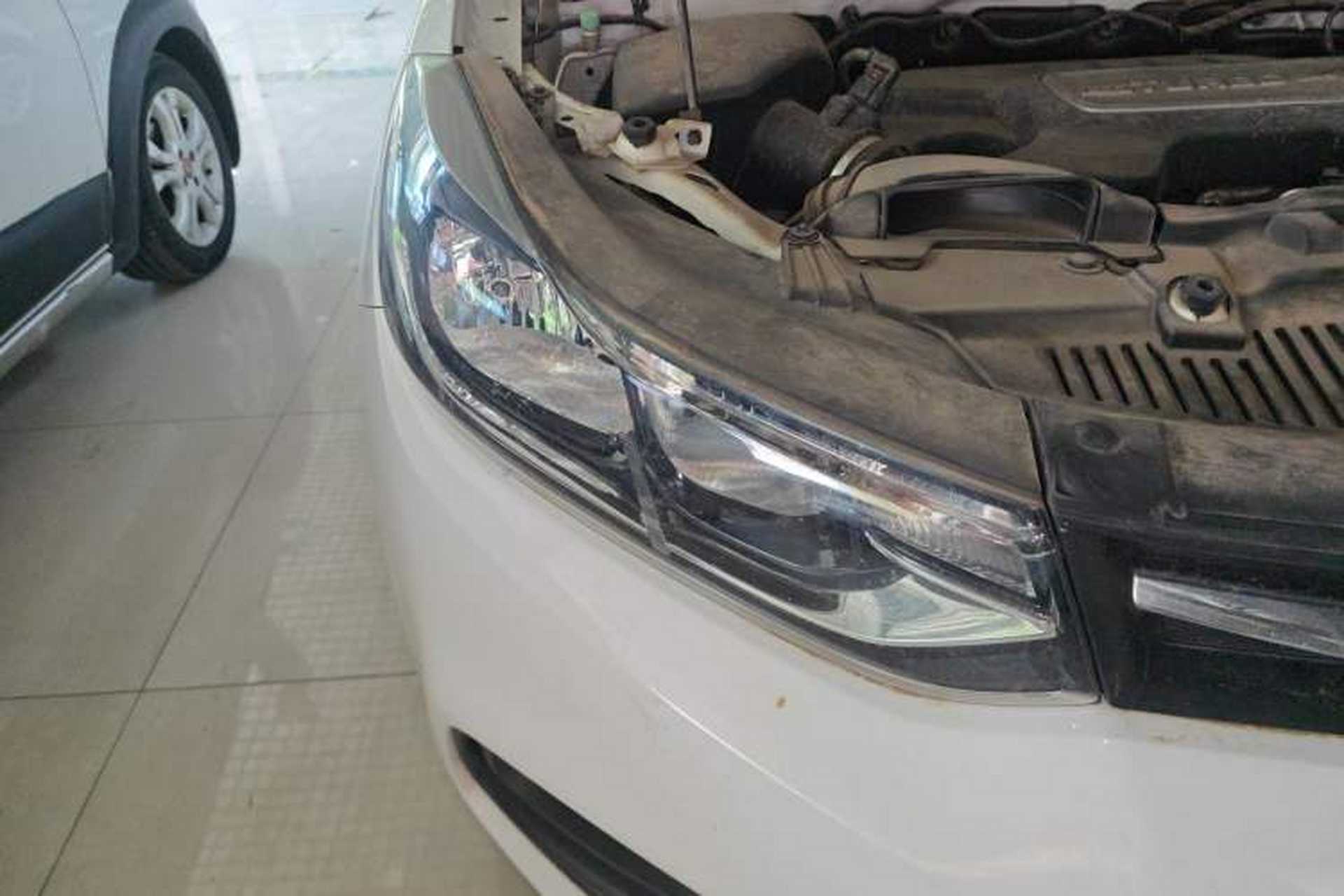 Used Chevrolet Trax 2018 330T Automatic Two-Wheel Drive Elite Model Right Front Headlight
