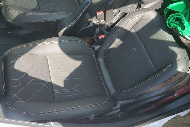 Used Chevrolet Trax 2018 330T Automatic All-Wheel-Drive Flagship Model Right Front Seat