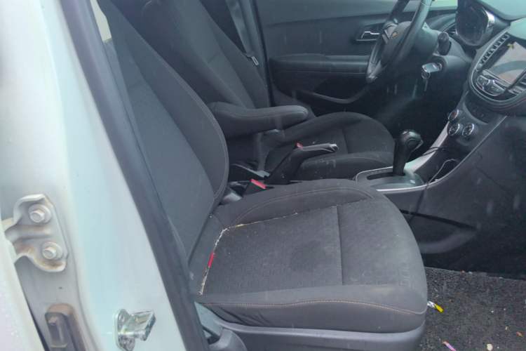 Used Chevrolet Trax 2018 330T Automatic Two-Wheel Drive Elite Model Right Front Seat