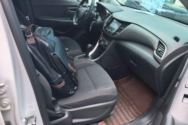 Used Chevrolet Trax 2018 330T Automatic Two-Wheel Drive Elite Model Right Front Seat