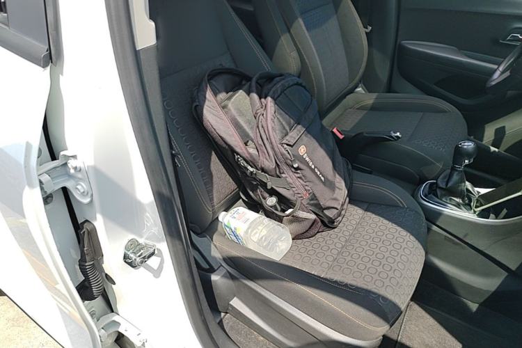 Used Chevrolet Trax 2018 330T Manual Transmission Two-Wheel Drive Comfort Version Right Front Seat