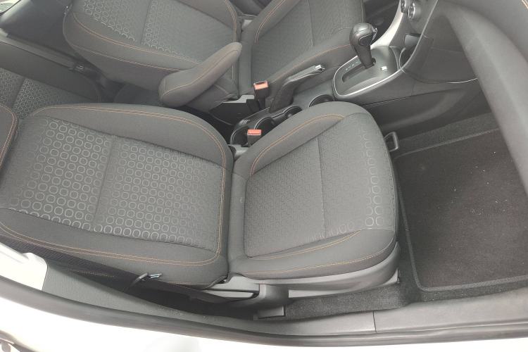 Used Chevrolet Trax 2018 330T Automatic Two-Wheel Drive Elite Model Right Front Seat