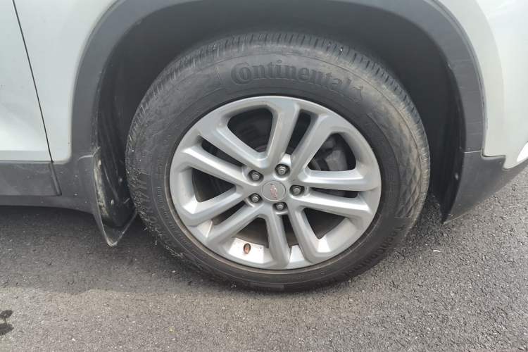 Used Chevrolet Trax 2018 330T Automatic Two-Wheel Drive Elite Model Right Front Wheel Hub