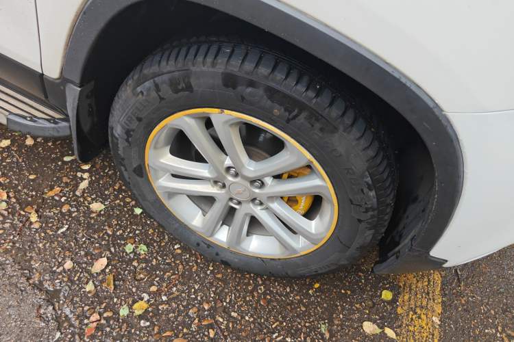 Used Chevrolet Trax 2018 330T Automatic Two-Wheel Drive Luxury Model Right Front Wheel Hub
