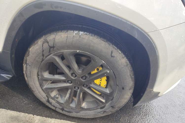 Used Chevrolet Trax 2018 330T Manual Transmission Two-Wheel Drive Comfort Version Right Front Wheel Hub