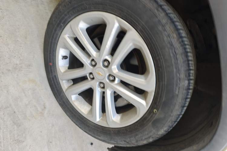 Used Chevrolet Trax 2018 330T Automatic Two-Wheel Drive Elite Model Right Front Wheel Hub
