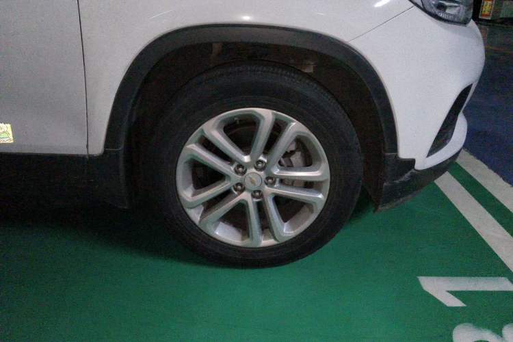 Used Chevrolet Trax 2018 330T Automatic Two-Wheel Drive Luxury Model Right Front Wheel Hub