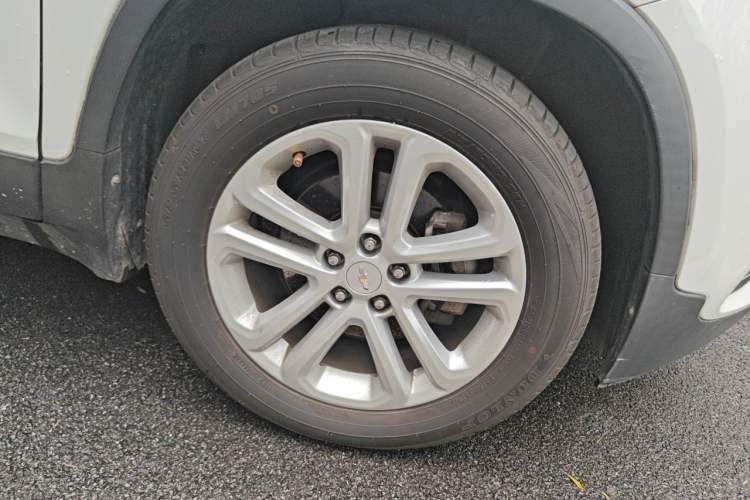 Used Chevrolet Trax 2018 330T Automatic Two-Wheel Drive Elite Model Right Front Wheel Hub