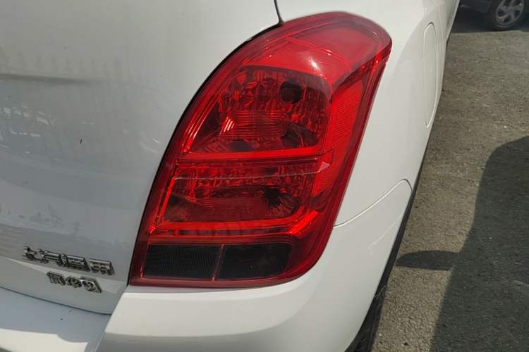 Used Chevrolet Trax 2018 330T Automatic Two-Wheel Drive Elite Model Right Rear Taillight